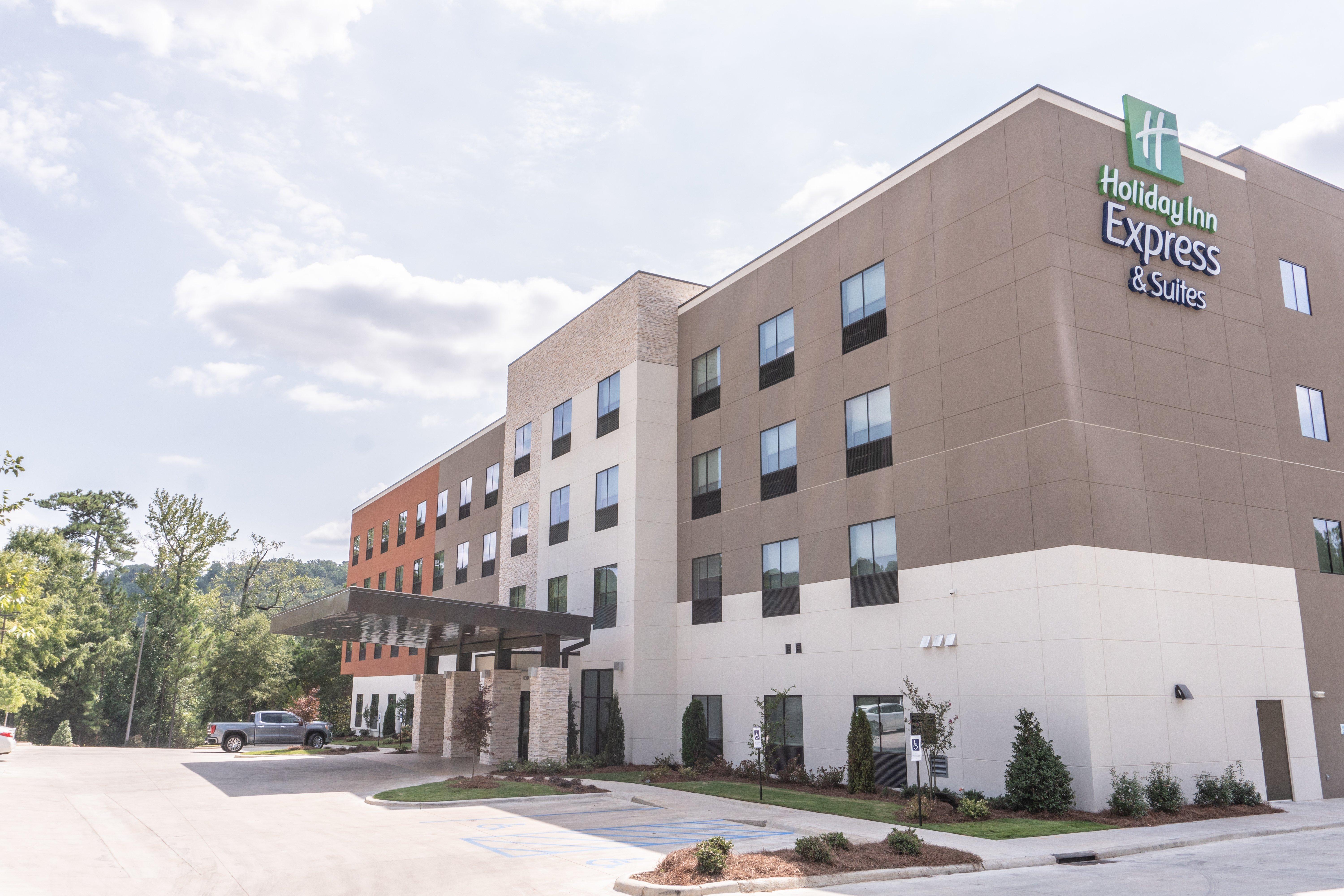 Holiday Inn Express & Suites - Birmingham - Homewood Exterior photo